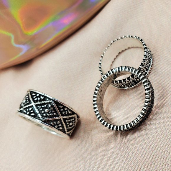 Torrid Burnished Silvertone Rings with Floral and Geometric Designs (Size 8) - Picture 2 of 6